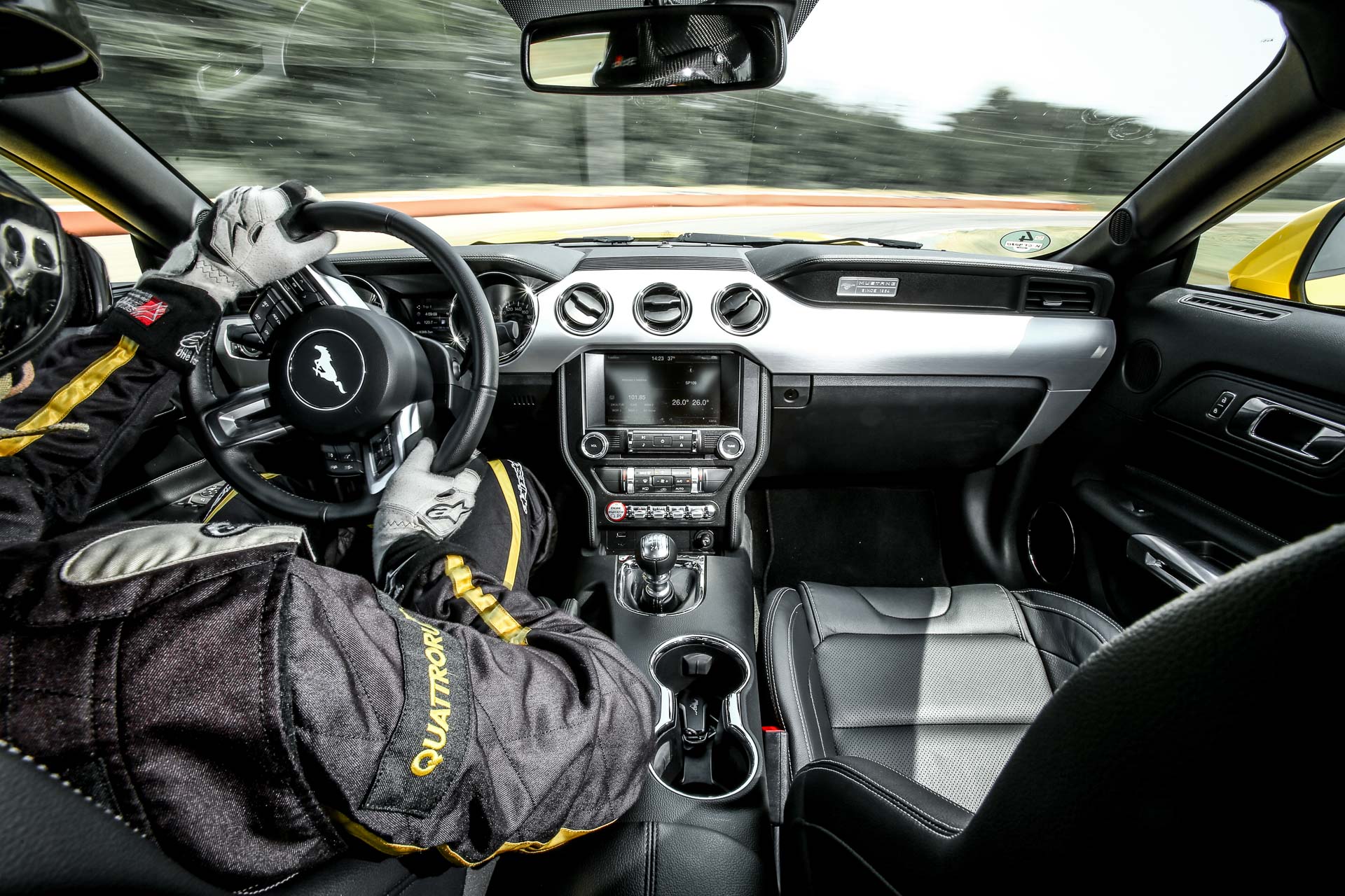 Auto in pista a Vairano